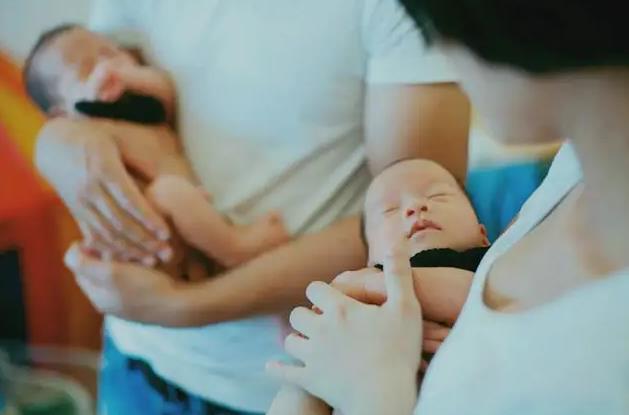 试管婴儿选择人工周期还是自然周期，建议与医沟通后选择