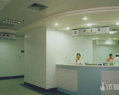 国内正规代生孩子,全班按手印不惹怀孕老师生气，这么善良的孩子让人感动